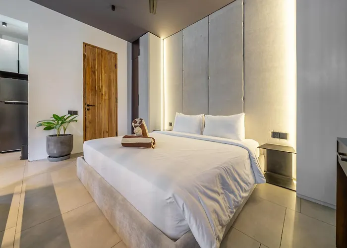 Sebelas By Evdekimi - Modern With Pool Near Dining & Shops 3*
