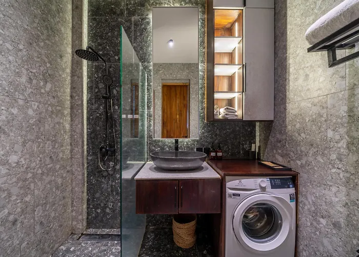 Sebelas By Evdekimi - Modern With Pool Near Dining & Shops アパートホテル 3*