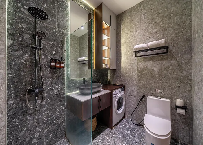 Sebelas By Evdekimi - Modern With Pool Near Dining & Shops 3*