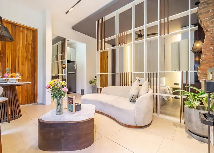 Sebelas By Evdekimi - Modern With Pool Near Dining & Shops 3*