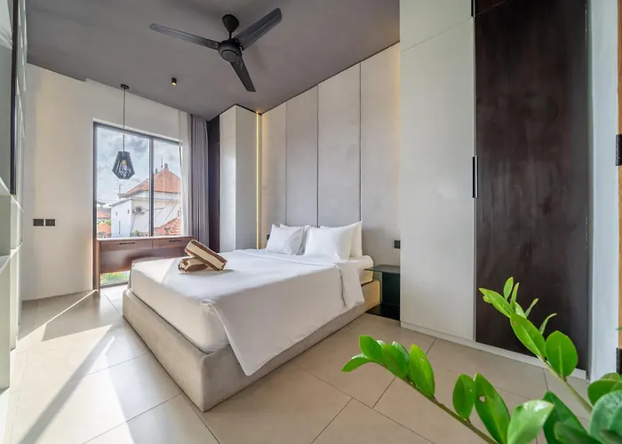 Sebelas By Evdekimi - Modern With Pool Near Dining & Shops