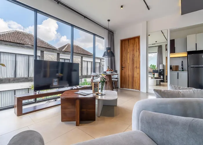 Sebelas By Evdekimi - Modern With Pool Near Dining & Shops アパートホテル 3*