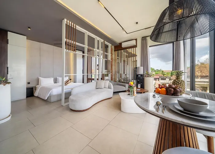 Sebelas By Evdekimi - Modern With Pool Near Dining & Shops