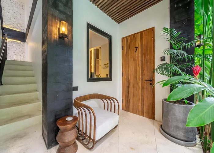 Sebelas By Evdekimi - Modern With Pool Near Dining & Shops
