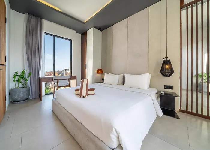 Sebelas By Evdekimi - Modern With Pool Near Dining & Shops 3* ウブド