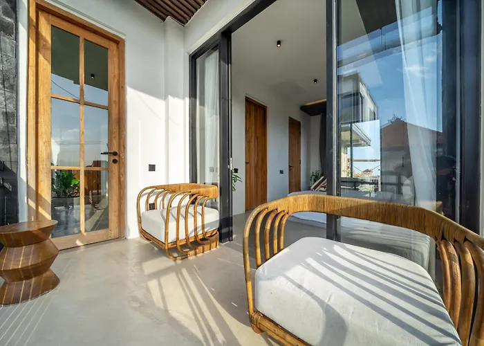 アパートホテル Sebelas By Evdekimi - Modern With Pool Near Dining & Shops