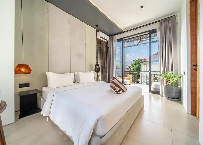 Sebelas By Evdekimi - Modern With Pool Near Dining & Shops